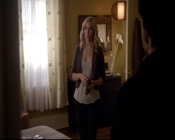 VampireDiariesWorld-dot-org_2x08Rose0120.jpg