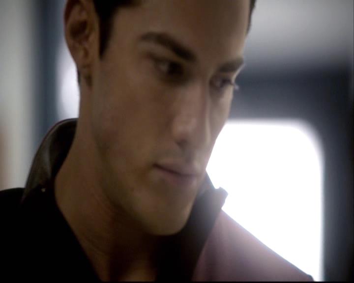 VampireDiariesWorld-dot-org_2x08Rose0230.jpg