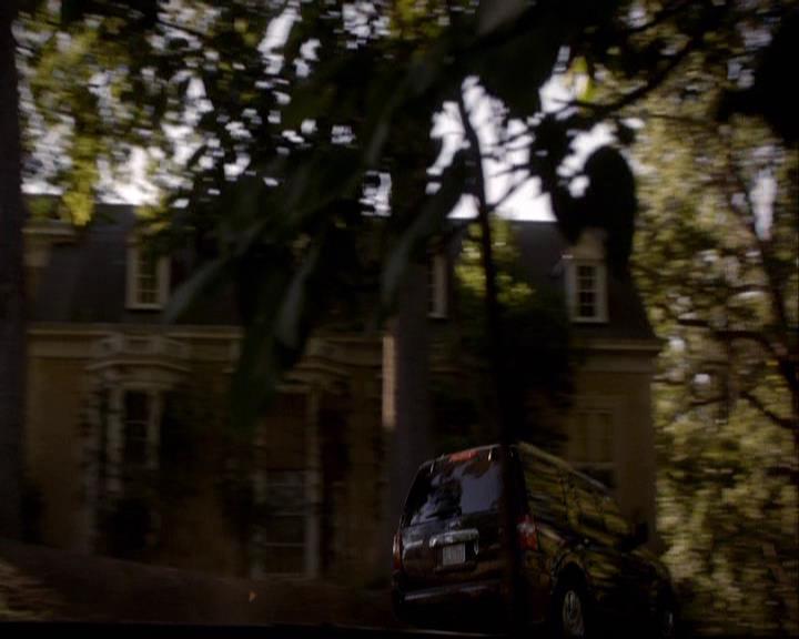 VampireDiariesWorld-dot-org_2x08Rose0284.jpg
