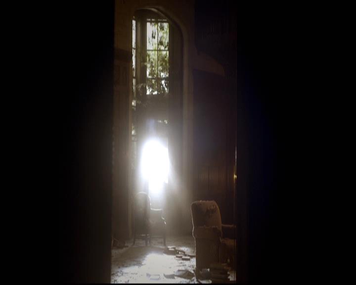 VampireDiariesWorld-dot-org_2x08Rose0290.jpg