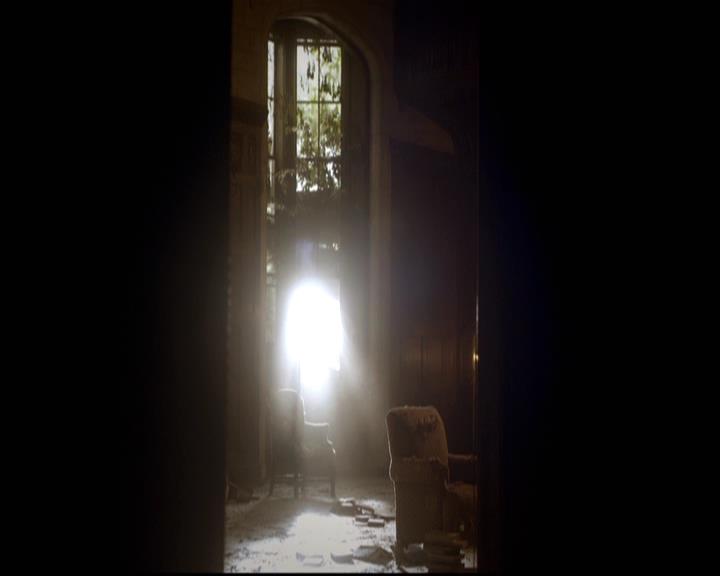 VampireDiariesWorld-dot-org_2x08Rose0291.jpg