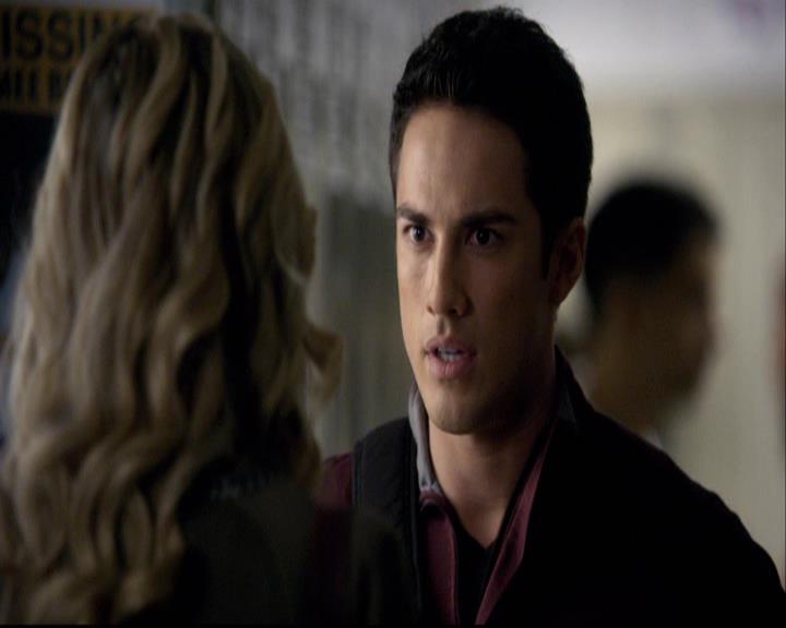 VampireDiariesWorld-dot-org_2x08Rose0429.jpg
