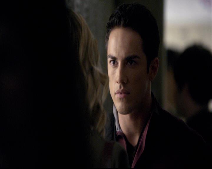 VampireDiariesWorld-dot-org_2x08Rose0434.jpg