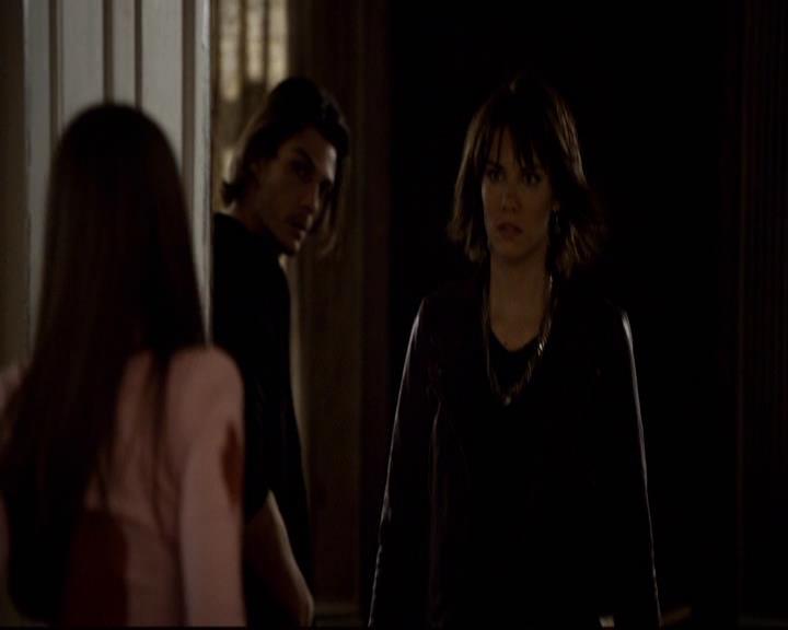 VampireDiariesWorld-dot-org_2x08Rose0473.jpg