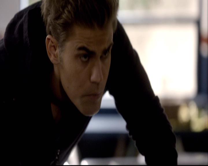 VampireDiariesWorld-dot-org_2x08Rose0565.jpg