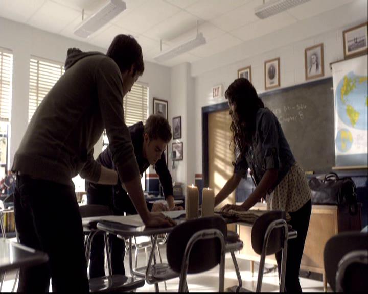 VampireDiariesWorld-dot-org_2x08Rose0568.jpg