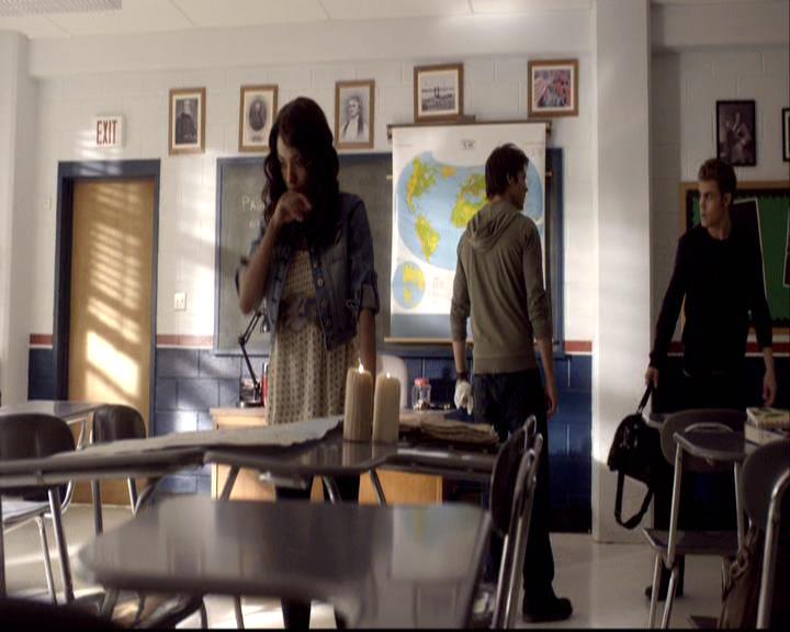 VampireDiariesWorld-dot-org_2x08Rose0581.jpg
