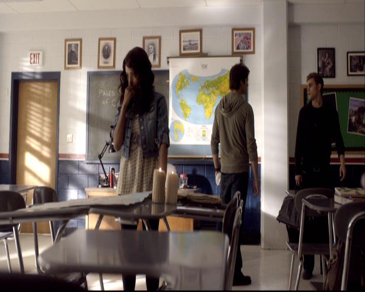 VampireDiariesWorld-dot-org_2x08Rose0582.jpg