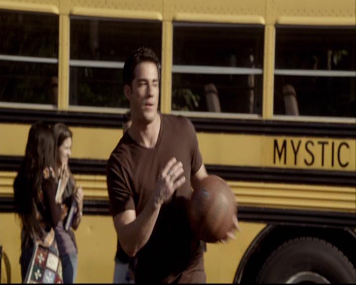 VampireDiariesWorld-dot-org_2x08Rose0609.jpg