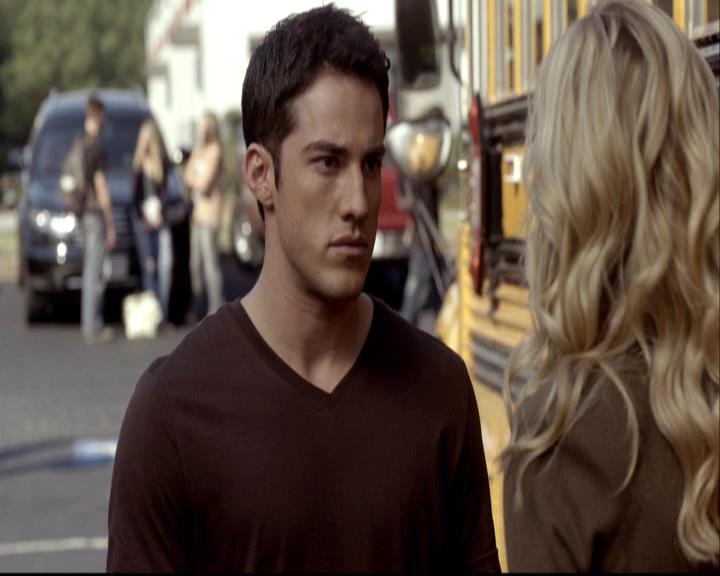 VampireDiariesWorld-dot-org_2x08Rose0629.jpg