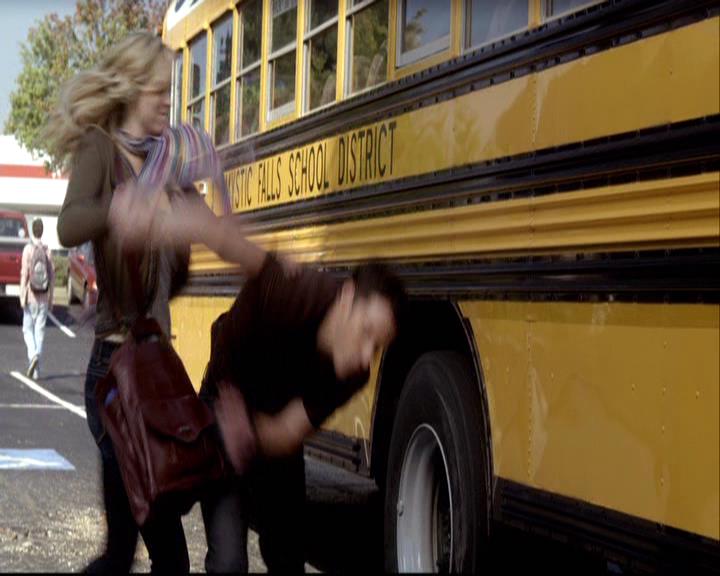 VampireDiariesWorld-dot-org_2x08Rose0636.jpg