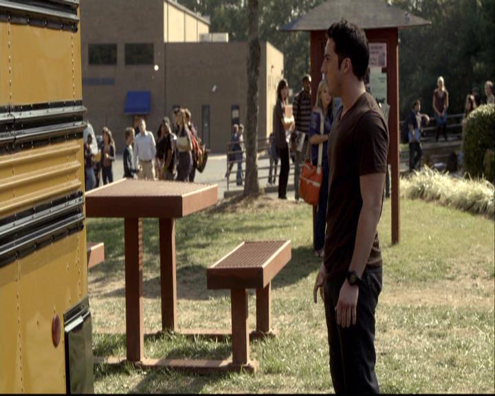 VampireDiariesWorld-dot-org_2x08Rose0670.jpg