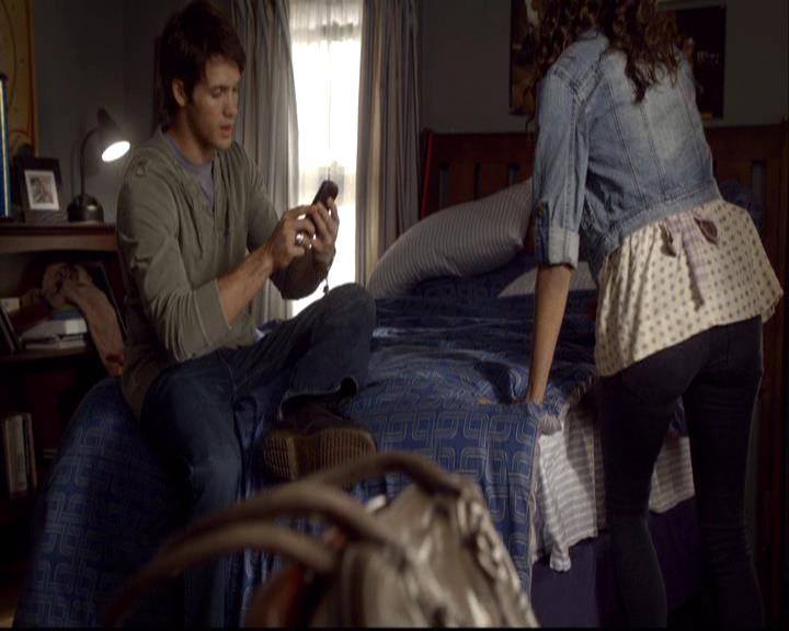 VampireDiariesWorld-dot-org_2x08Rose0758.jpg