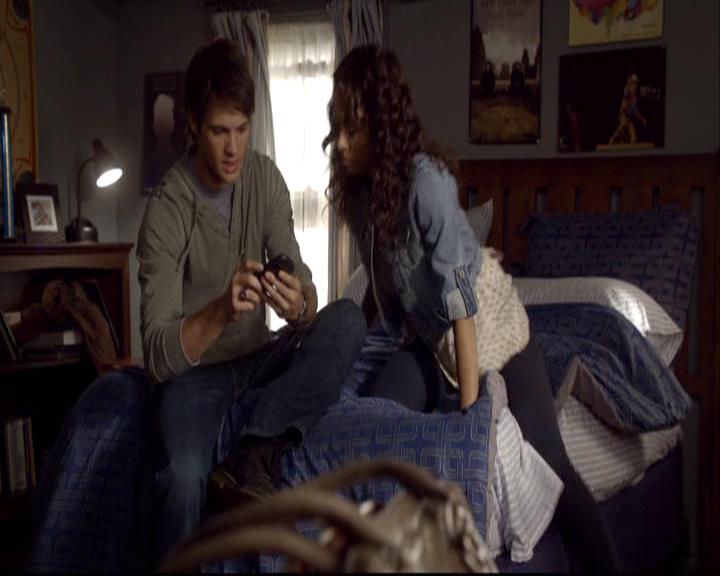 VampireDiariesWorld-dot-org_2x08Rose0759.jpg