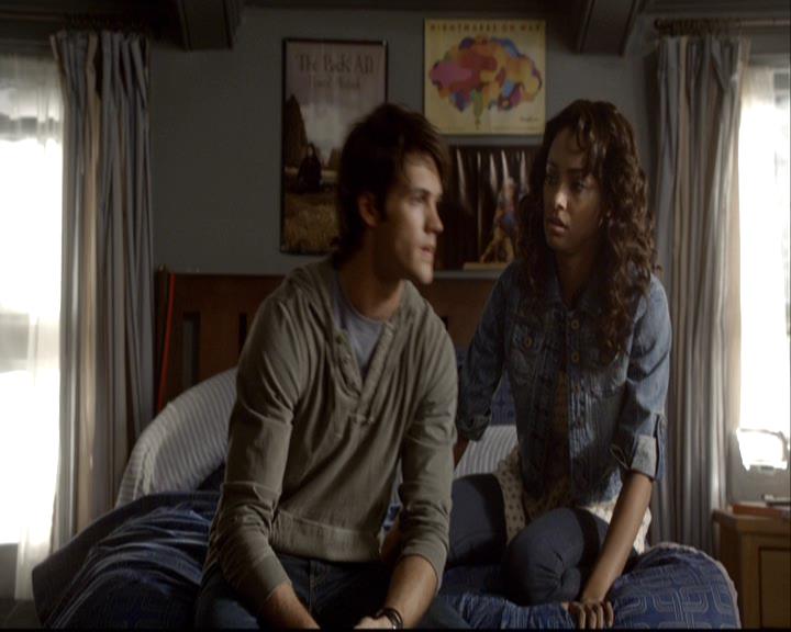 VampireDiariesWorld-dot-org_2x08Rose0767.jpg