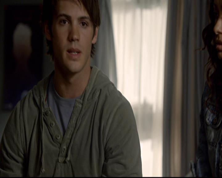 VampireDiariesWorld-dot-org_2x08Rose0768.jpg