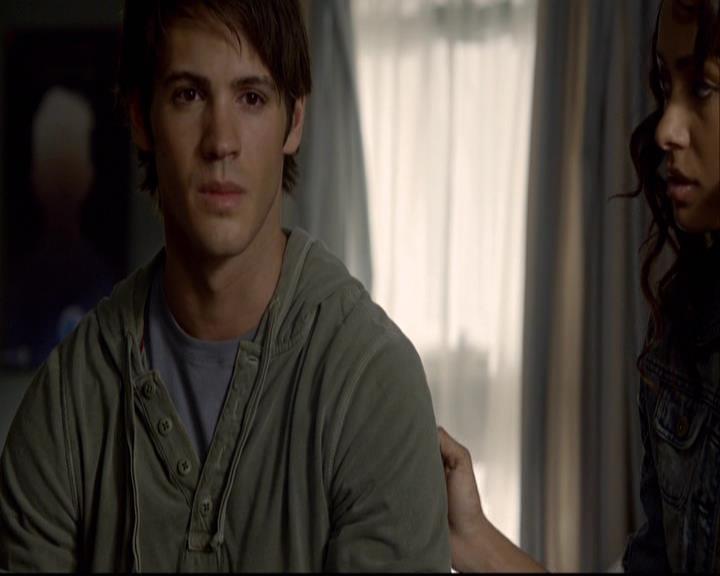 VampireDiariesWorld-dot-org_2x08Rose0771.jpg