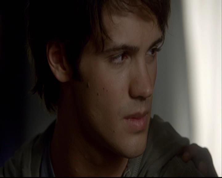 VampireDiariesWorld-dot-org_2x08Rose0777.jpg