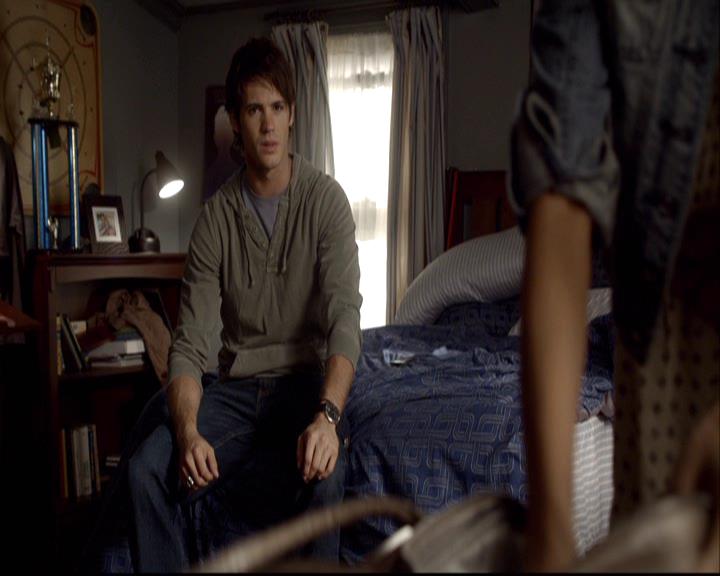 VampireDiariesWorld-dot-org_2x08Rose0790.jpg