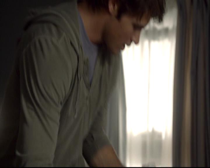 VampireDiariesWorld-dot-org_2x08Rose0813.jpg