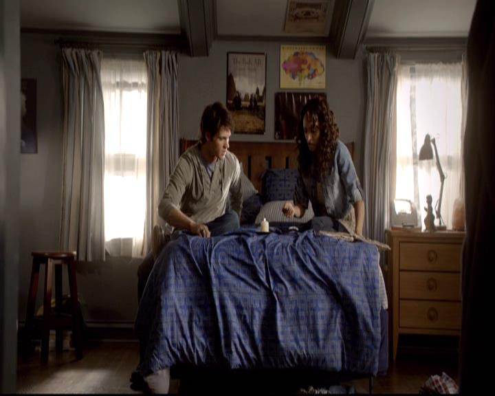VampireDiariesWorld-dot-org_2x08Rose0822.jpg