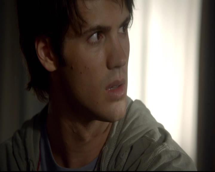VampireDiariesWorld-dot-org_2x08Rose0834.jpg