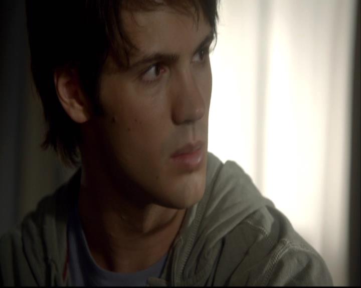 VampireDiariesWorld-dot-org_2x08Rose0836.jpg