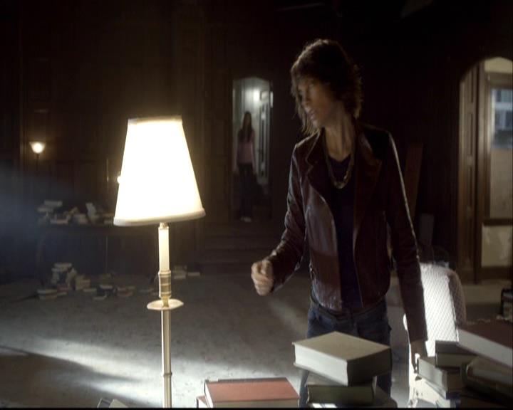 VampireDiariesWorld-dot-org_2x08Rose0859.jpg