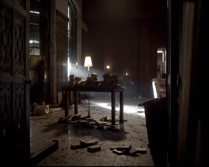 VampireDiariesWorld-dot-org_2x08Rose0867.jpg