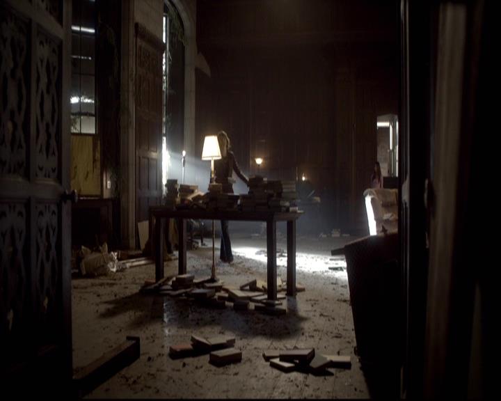 VampireDiariesWorld-dot-org_2x08Rose0872.jpg