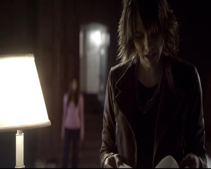 VampireDiariesWorld-dot-org_2x08Rose0888.jpg