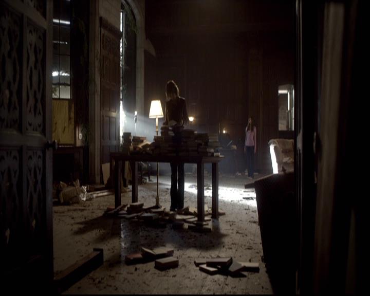 VampireDiariesWorld-dot-org_2x08Rose0893.jpg