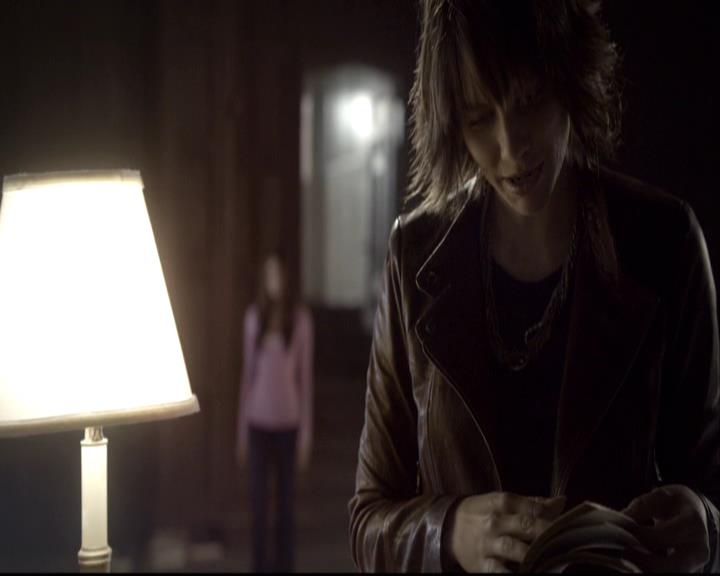 VampireDiariesWorld-dot-org_2x08Rose0895.jpg