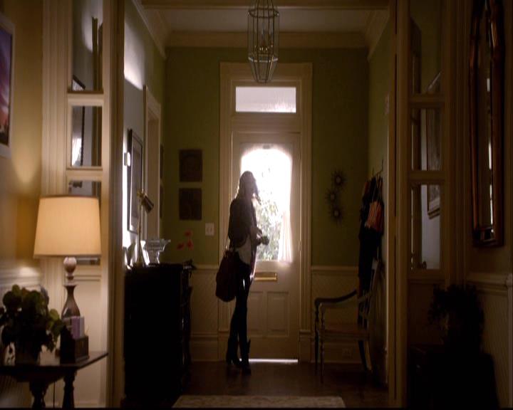 VampireDiariesWorld-dot-org_2x08Rose0959.jpg
