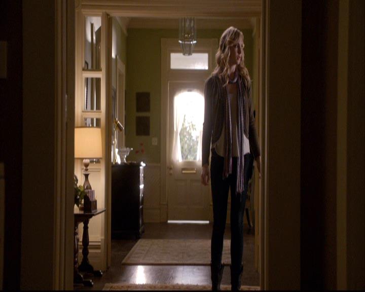 VampireDiariesWorld-dot-org_2x08Rose0972.jpg