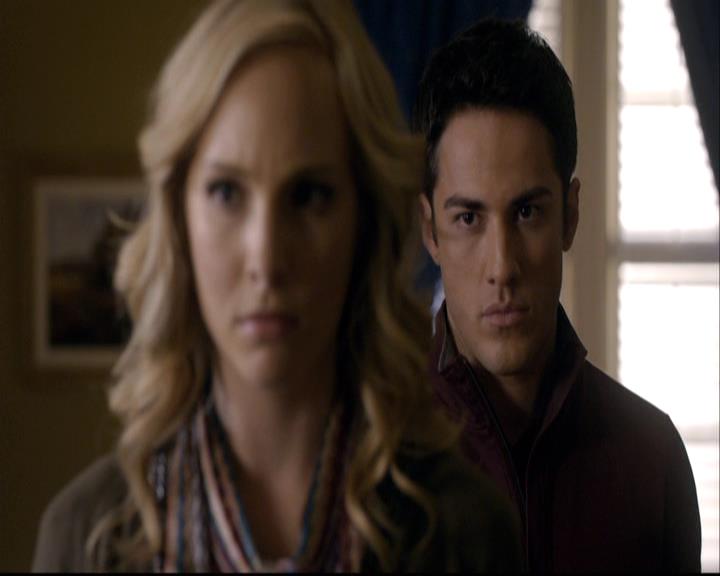 VampireDiariesWorld-dot-org_2x08Rose0981.jpg