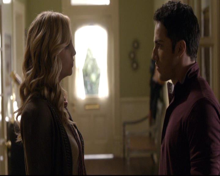 VampireDiariesWorld-dot-org_2x08Rose0988.jpg