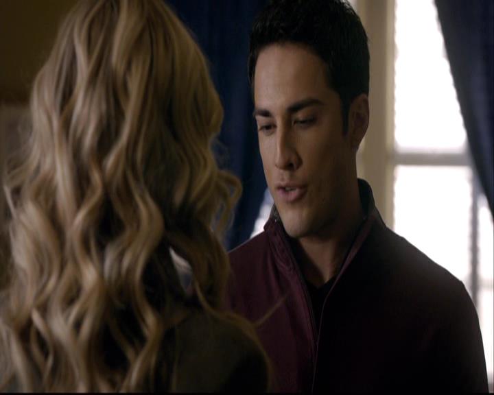 VampireDiariesWorld-dot-org_2x08Rose0989.jpg