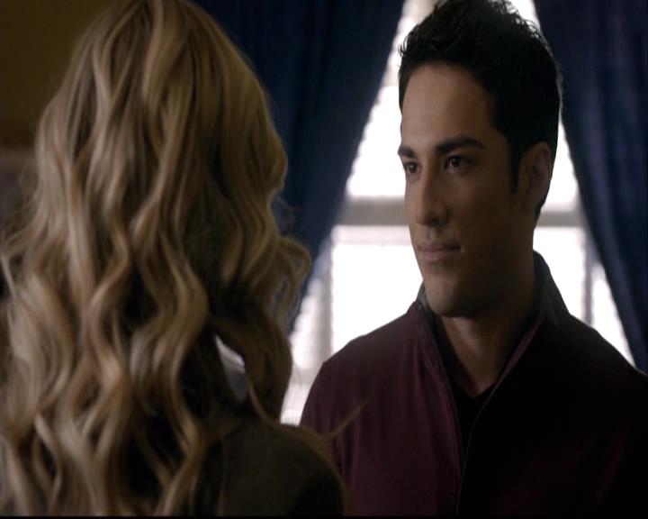 VampireDiariesWorld-dot-org_2x08Rose0990.jpg