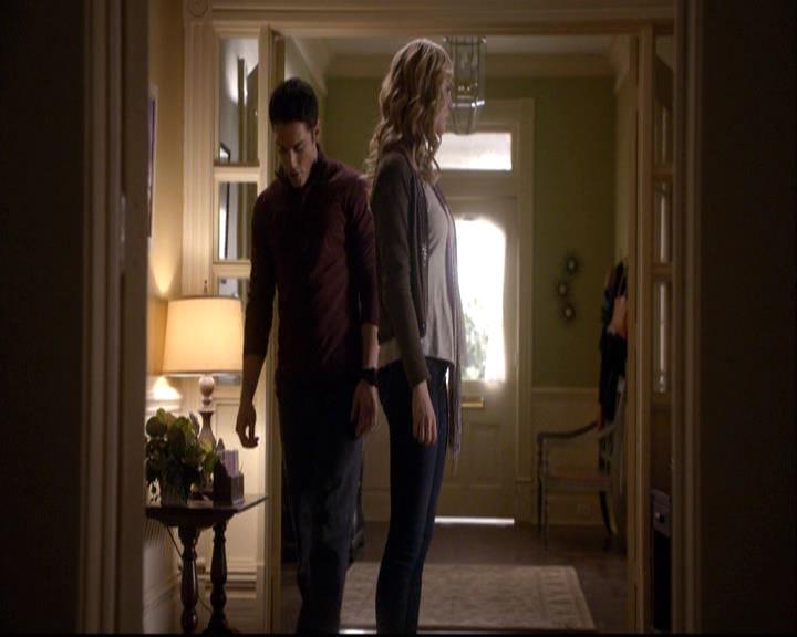 VampireDiariesWorld-dot-org_2x08Rose0994.jpg