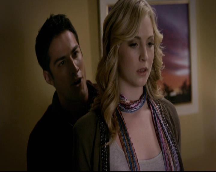 VampireDiariesWorld-dot-org_2x08Rose0997.jpg
