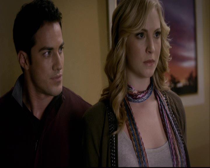 VampireDiariesWorld-dot-org_2x08Rose0999.jpg