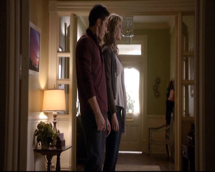 VampireDiariesWorld-dot-org_2x08Rose1000.jpg