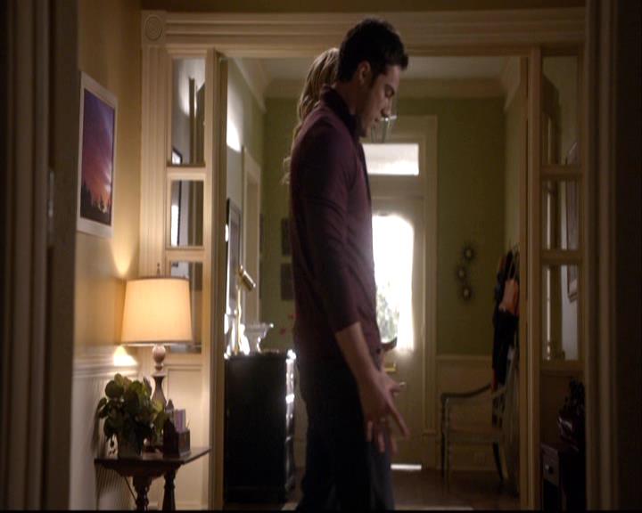 VampireDiariesWorld-dot-org_2x08Rose1001.jpg