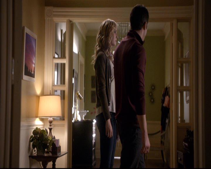 VampireDiariesWorld-dot-org_2x08Rose1002.jpg