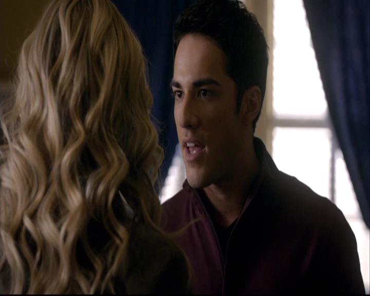 VampireDiariesWorld-dot-org_2x08Rose1007.jpg