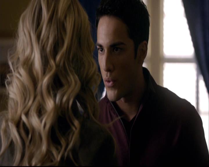 VampireDiariesWorld-dot-org_2x08Rose1009.jpg