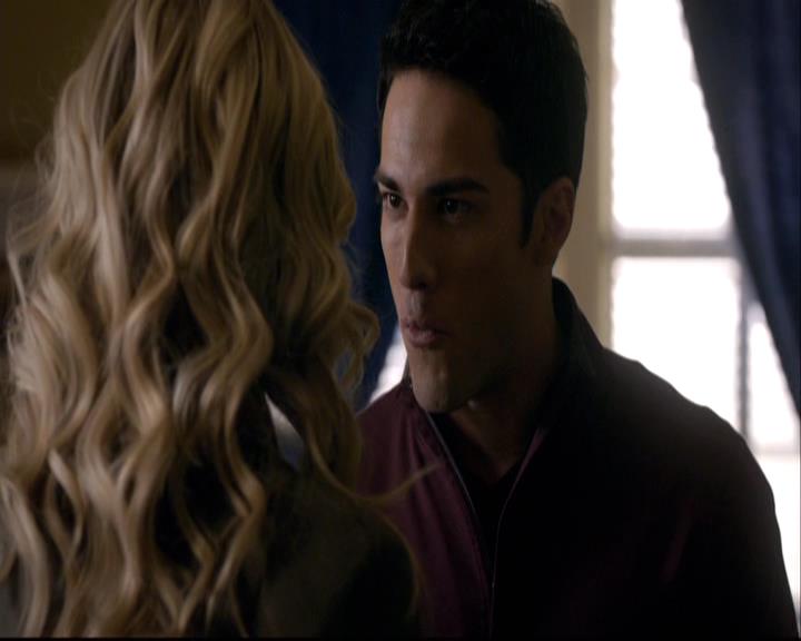 VampireDiariesWorld-dot-org_2x08Rose1013.jpg