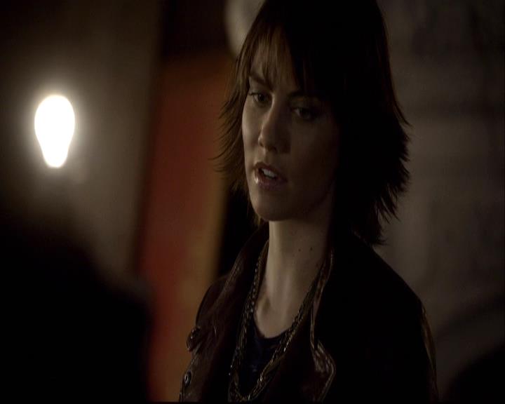 VampireDiariesWorld-dot-org_2x08Rose1073.jpg