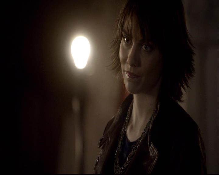 VampireDiariesWorld-dot-org_2x08Rose1077.jpg